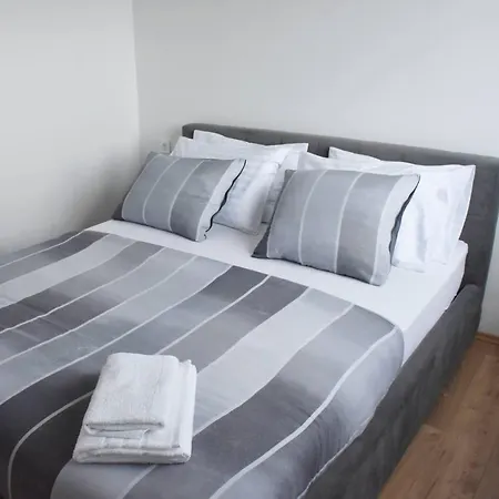 Apartment Olea - With Beautiful Sea View, Near The Sandy And Center