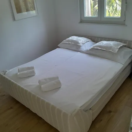 Apartment Olea - With Beautiful Sea View, Near The Sandy And Center