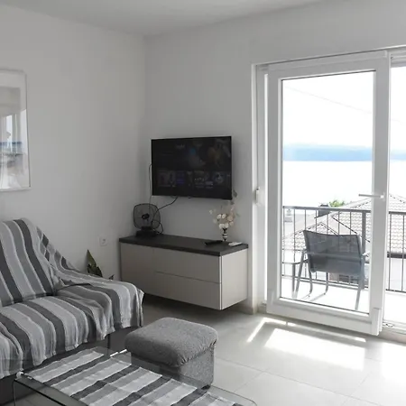 Apartment Olea - With Beautiful Sea View, Near The Sandy And Center Crikvenica