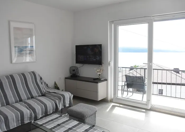 Апартаменты Olea - With Beautiful Sea View, Near The Sandy And Center Цриквеница
