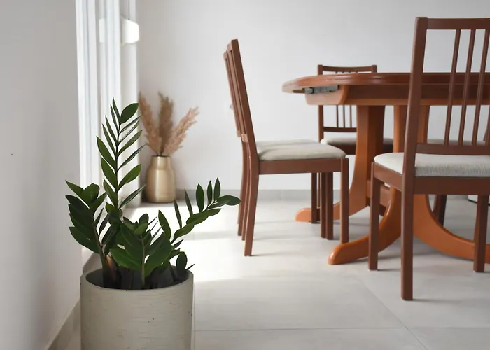 Olea - With Beautiful Sea View, Near The Sandy And Center Апартаменты Цриквеница